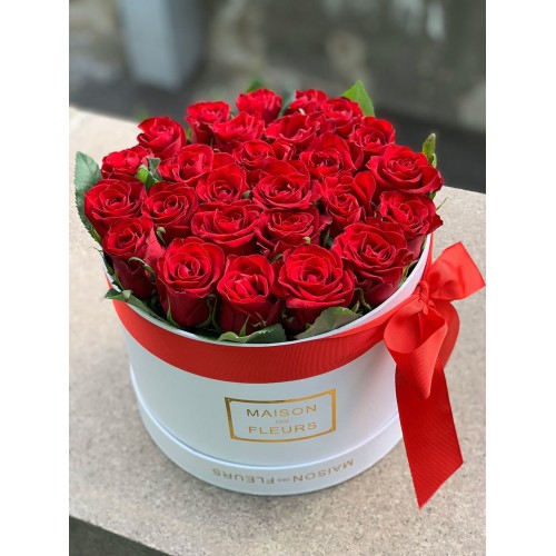 Купить на заказ 25 красных роз в коробке с доставкой в Темиртау