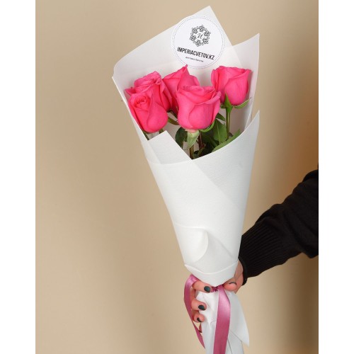 Купить на заказ Букет из 5 розовых роз с доставкой в Темиртау