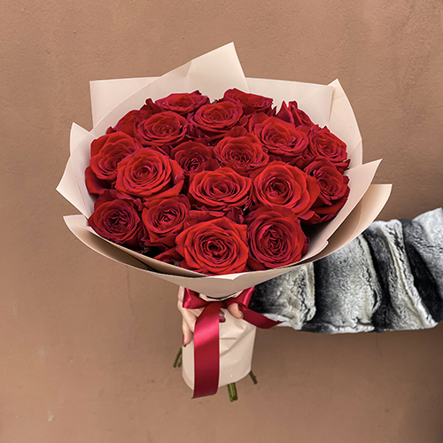 Купить на заказ Букет из 19 красных роз с доставкой в Темиртау