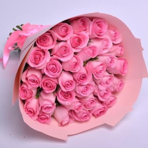 Купить на заказ Букет из 35 розовых роз с доставкой в Темиртау