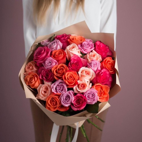 Купить на заказ Букет из 25 роз (микс) с доставкой в Темиртау