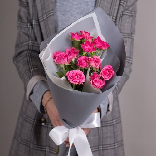 Купить на заказ Букет из 3 кустовых роз с доставкой в Темиртау