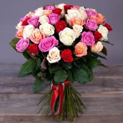 Купить на заказ Букет из 31 розы (микс) с доставкой в Темиртау
